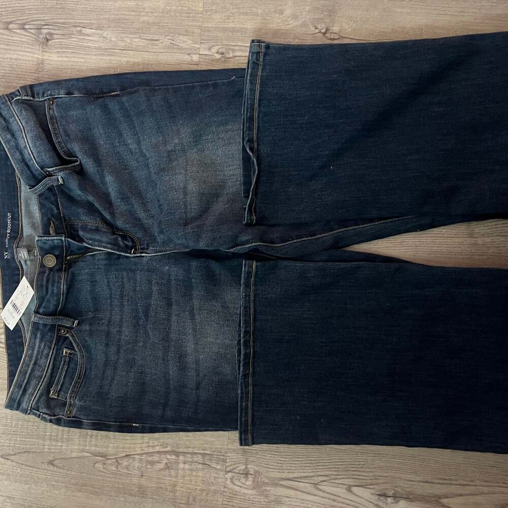 NY & Company Curvy Bootcut Jeans, Dark Wash, Women's Size 12 Average NWT - Picture 3 of 5